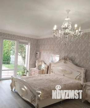 Дом 240м², 2-этажный, участок 6 сот.  