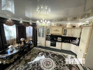 Коттедж 260м², 3-этажный, участок 3 сот.  
