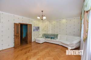 Дом 330м², 3-этажный, участок 4 сот.  