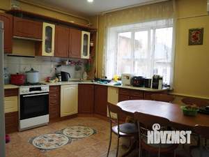 Дом 260м², 2-этажный, участок 3 сот.  