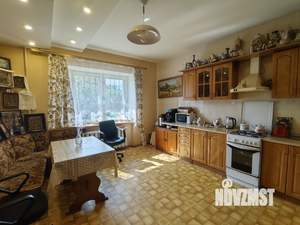 Коттедж 241м², 3-этажный, участок 4 сот.  