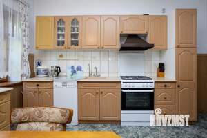 Дом 452м², 3-этажный, участок 12 сот.  