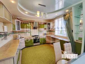Коттедж 320м², 3-этажный, участок 4 сот.  