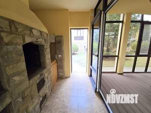 Коттедж 350м², 2-этажный, участок 10 сот.  