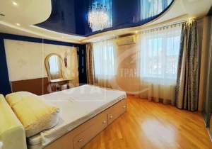 Дом 320м², 3-этажный, участок 4 сот.  