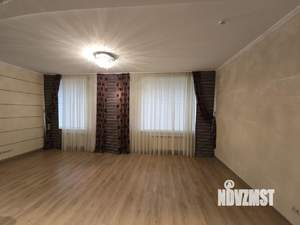 Коттедж 350м², 2-этажный, участок 10 сот.  