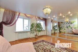 Дом 330м², 3-этажный, участок 4 сот.  