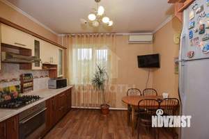 Дом 213м², 2-этажный, участок 8 сот.  