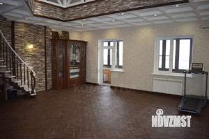 Коттедж 600м², 3-этажный, участок 13 сот.  