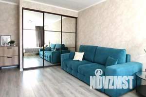 1-к квартира, посуточно, 39м2, 8/18 этаж