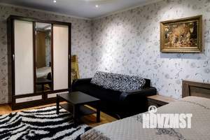 1-к квартира, посуточно, 42м2, 2/10 этаж