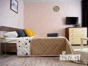 2-к квартира, посуточно, 38м2, 10/17 этаж