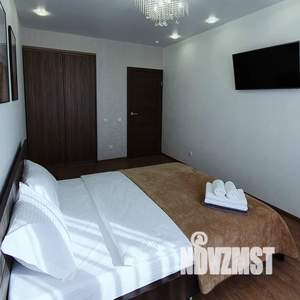 1-к квартира, посуточно, 38м2, 21/25 этаж