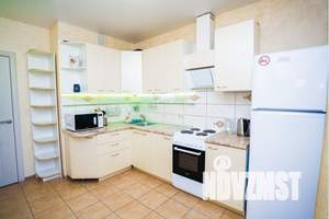 1-к квартира, посуточно, 40м2, 4/15 этаж