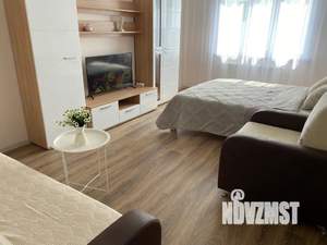 1-к квартира, посуточно, 39м2, 8/17 этаж