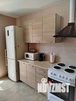 1-к квартира, посуточно, 40м2, 9/25 этаж