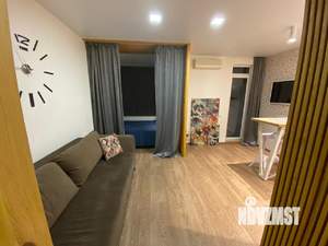 Студия квартира, посуточно, 35м2, 15/24 этаж
