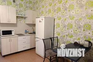 1-к квартира, посуточно, 45м2, 18/25 этаж