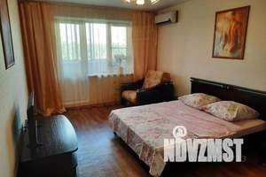 1-к квартира, посуточно, 40м2, 8/10 этаж