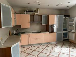 3-к квартира, на длительный срок, 139м2, 2/5 этаж