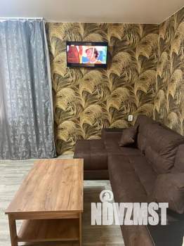 Студия квартира, посуточно, 30м2, 1/3 этаж