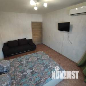 1-к квартира, посуточно, 40м2, 3/17 этаж