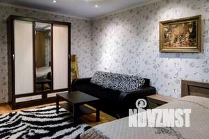 1-к квартира, посуточно, 42м2, 2/10 этаж