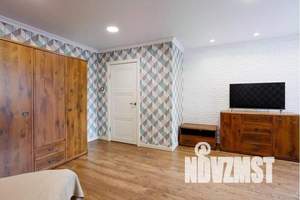 1-к квартира, посуточно, 44м2, 1/17 этаж