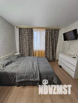 1-к квартира, посуточно, 37м2, 8/18 этаж