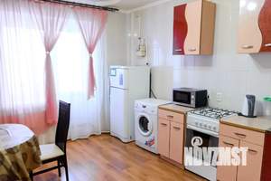 1-к квартира, посуточно, 42м2, 2/10 этаж