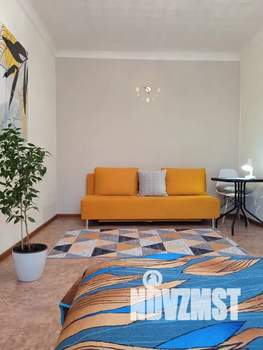 1-к квартира, посуточно, 32м2, 3/3 этаж