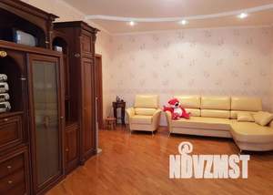 3-к квартира, на длительный срок, 130м2, 4/6 этаж