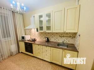 Студия квартира, посуточно, 40м2, 3/17 этаж