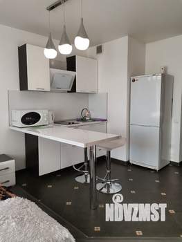 Студия квартира, посуточно, 35м2, 12/18 этаж