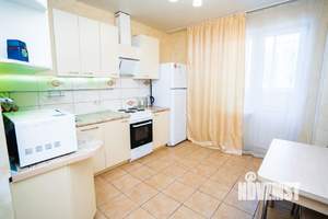 1-к квартира, посуточно, 39м2, 4/15 этаж