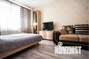 1-к квартира, посуточно, 41м2, 1/10 этаж