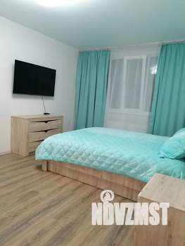 1-к квартира, посуточно, 37м2, 8/17 этаж