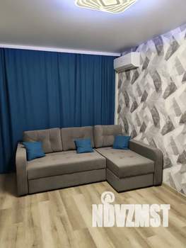 Студия квартира, посуточно, 36м2, 2/18 этаж