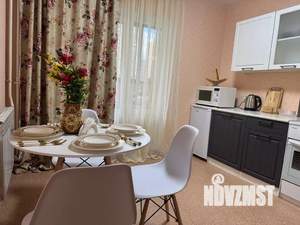 1-к квартира, посуточно, 42м2, 2/16 этаж