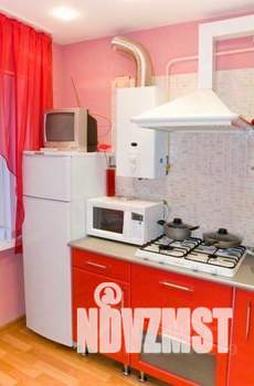 2-к квартира, посуточно, 44м2, 1/1 этаж