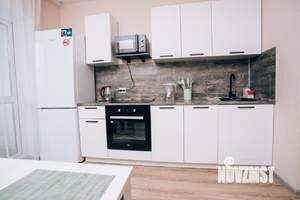 1-к квартира, посуточно, 40м2, 3/25 этаж