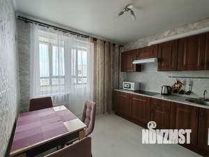 1-к квартира, посуточно, 37м2, 21/27 этаж