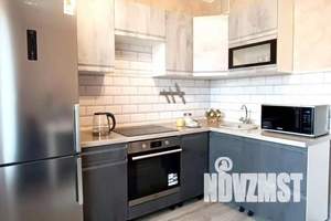 1-к квартира, посуточно, 39м2, 8/18 этаж