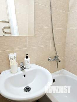 1-к квартира, посуточно, 43м2, 1/1 этаж