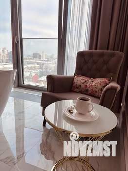 1-к квартира, посуточно, 42м2, 8/18 этаж