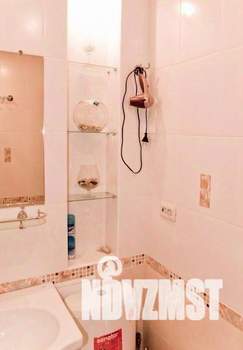 2-к квартира, посуточно, 44м2, 1/1 этаж