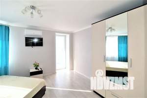 1-к квартира, посуточно, 46м2, 13/16 этаж