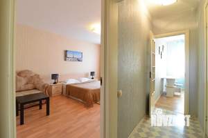 1-к квартира, посуточно, 37м2, 1/1 этаж