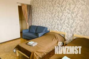 1-к квартира, посуточно, 38м2, 4/10 этаж