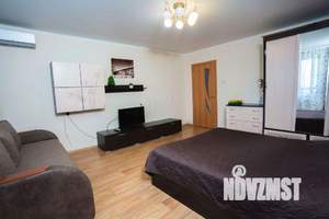 1-к квартира, посуточно, 53м2, 1/1 этаж